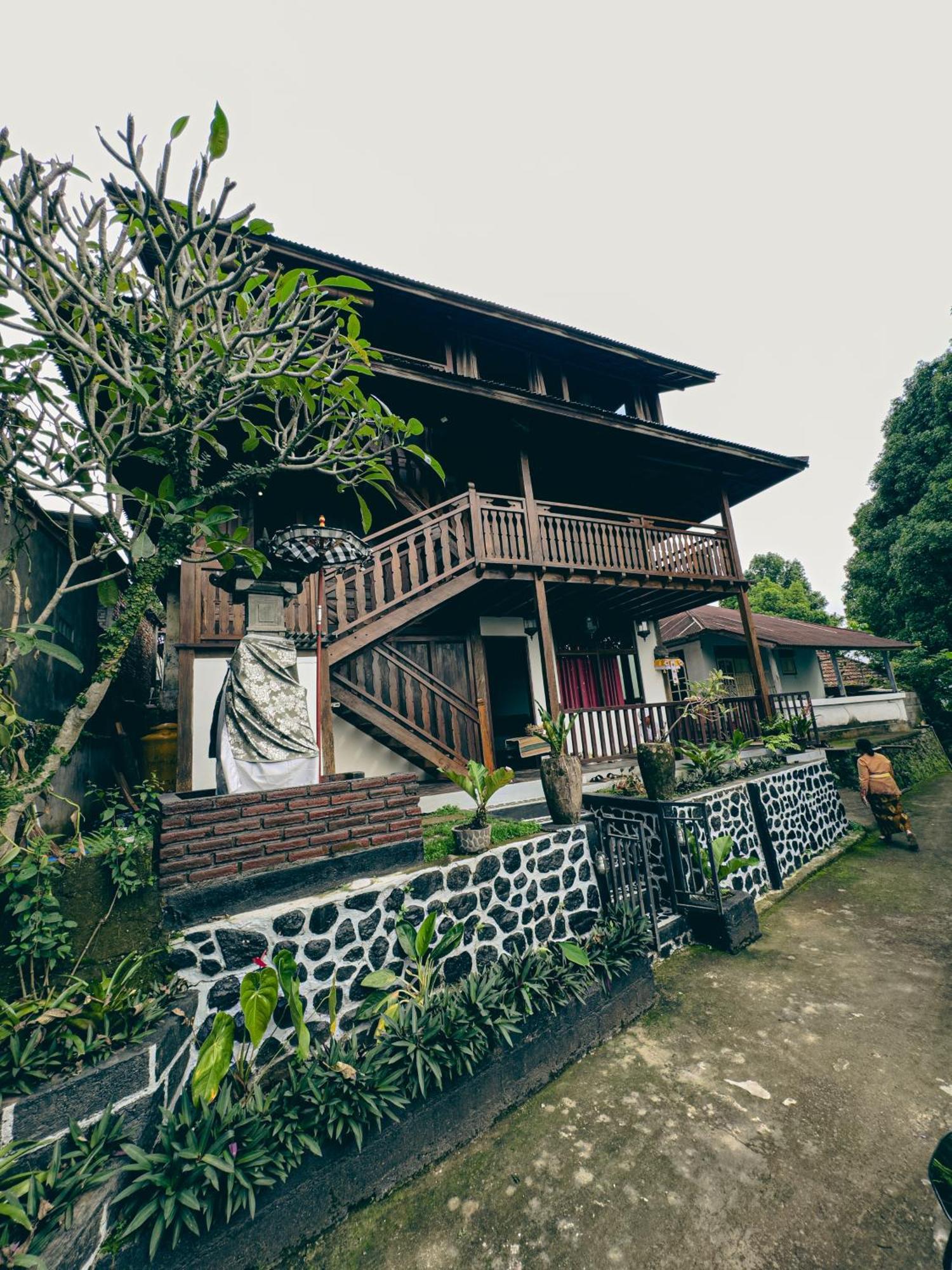 Гостевой дом Munduk Tjeraki House Экстерьер фото