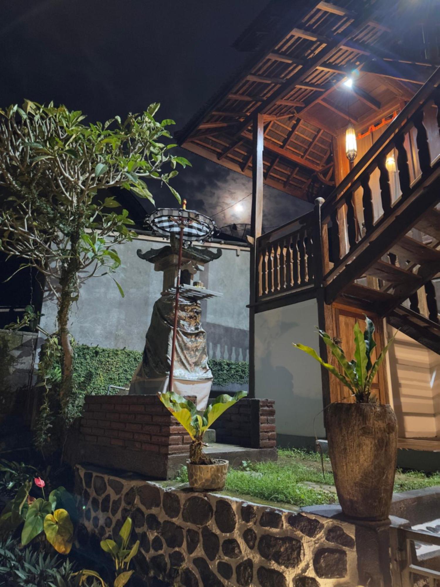 Гостевой дом Munduk Tjeraki House Экстерьер фото