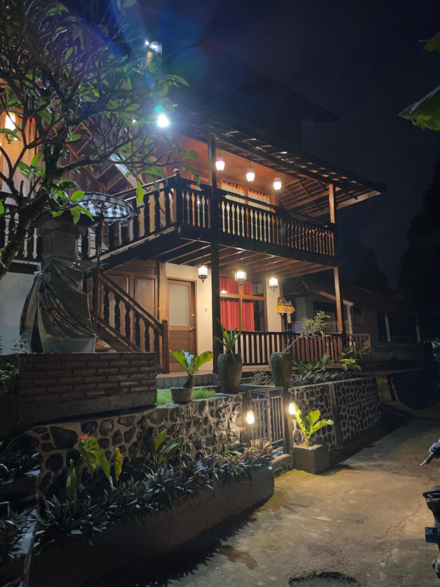 Гостевой дом Munduk Tjeraki House Экстерьер фото