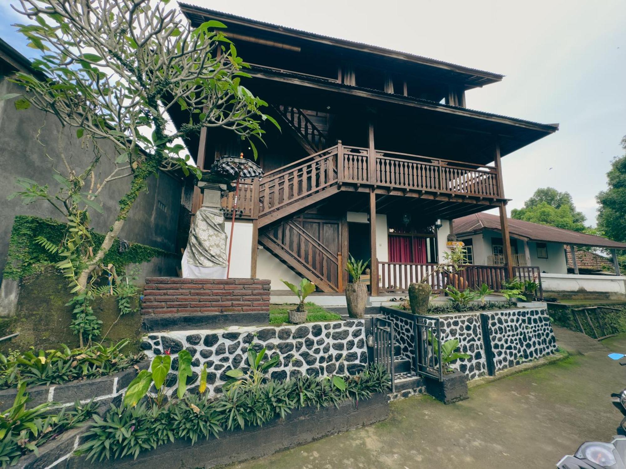 Гостевой дом Munduk Tjeraki House Экстерьер фото
